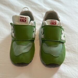 Green New Balance Kids Shoes Velcro Size 6